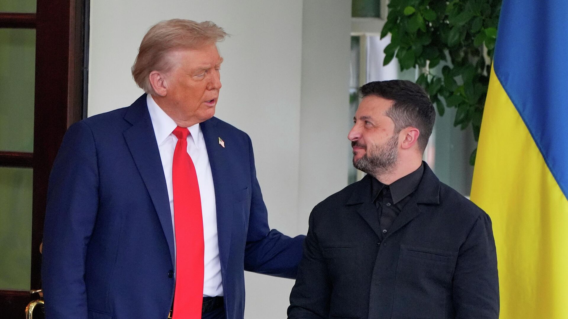 Зеленский на встрече с Трампом в Белом доме общается на английском языке